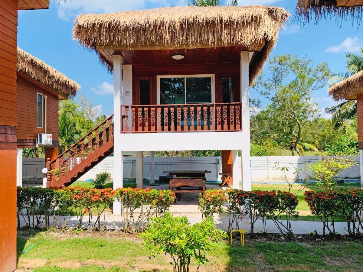 Horizon Beach Resort Koh Jum Exterior foto